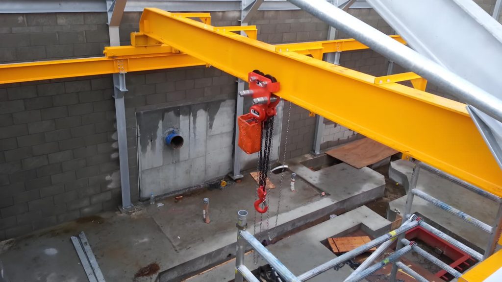 Manual single-beam bridge crane in factory